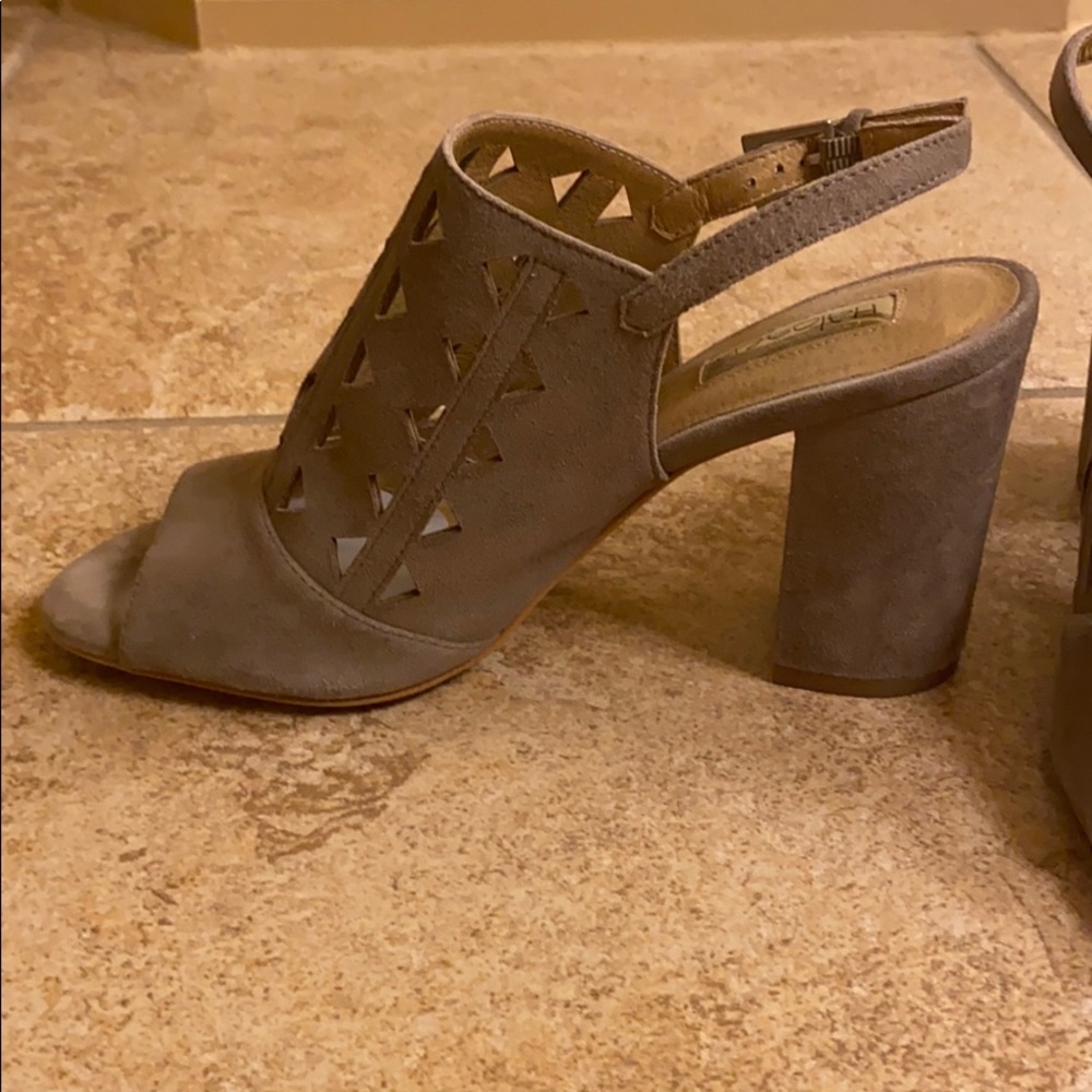 Shoes - Picture 2 of 6